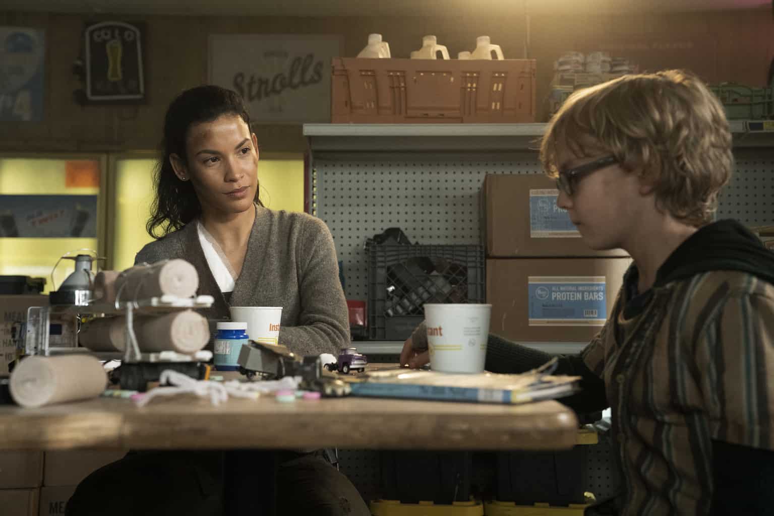 FTWD_504_RG_0125_0605_RT Fear the Walking Dead Review: Skidmark (Season 5 Episode 4) Fear the Walking Dead Season 5 Episode 4 - Danay Garcia as Luciana, Cooper Dodson as Dylan