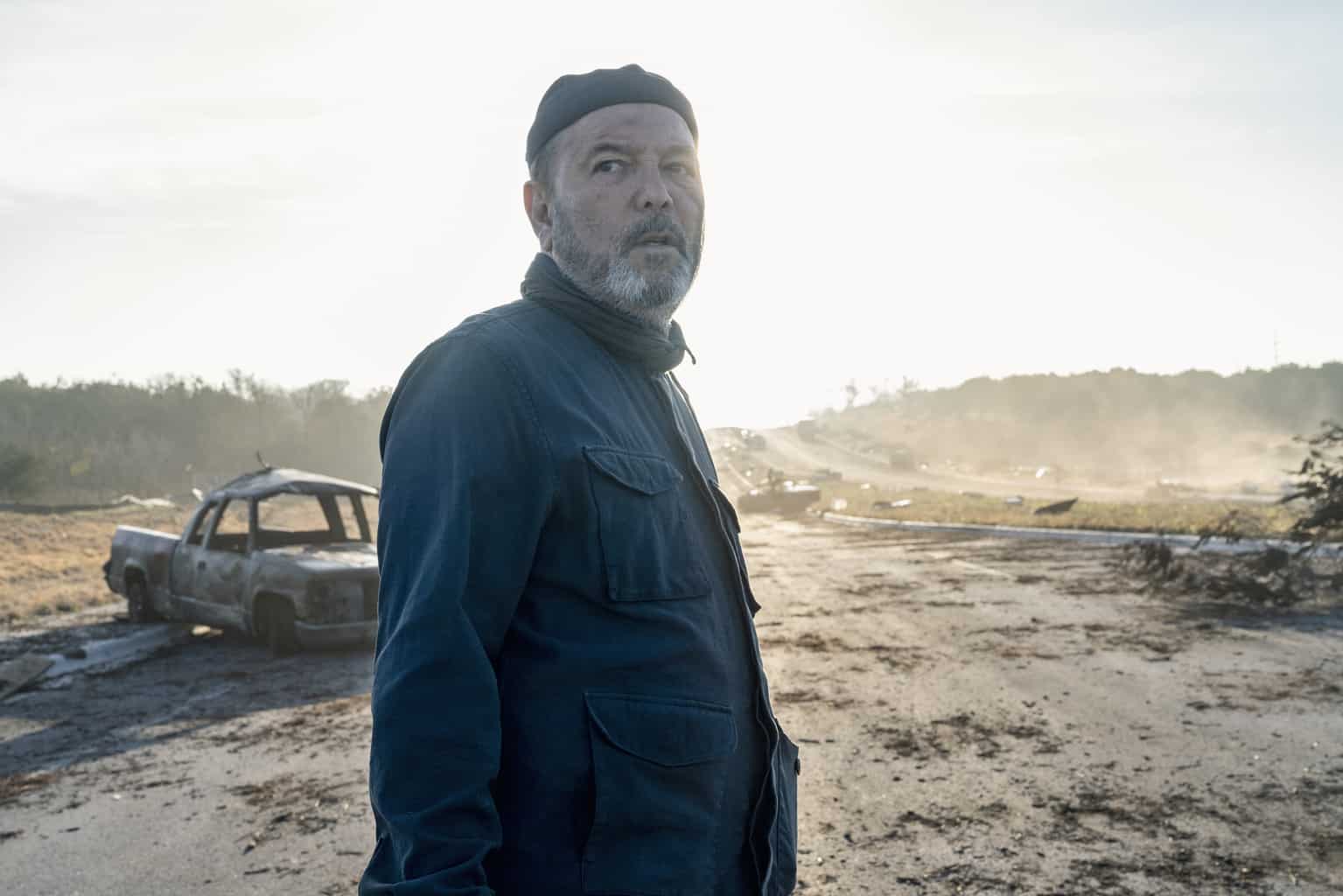 FTWD_504_RG_0128_0048_RT Fear the Walking Dead Review: Skidmark (Season 5 Episode 4) Fear the Walking Dead Season 5 Episode 4 - Rubén Blades as Daniel Salazar