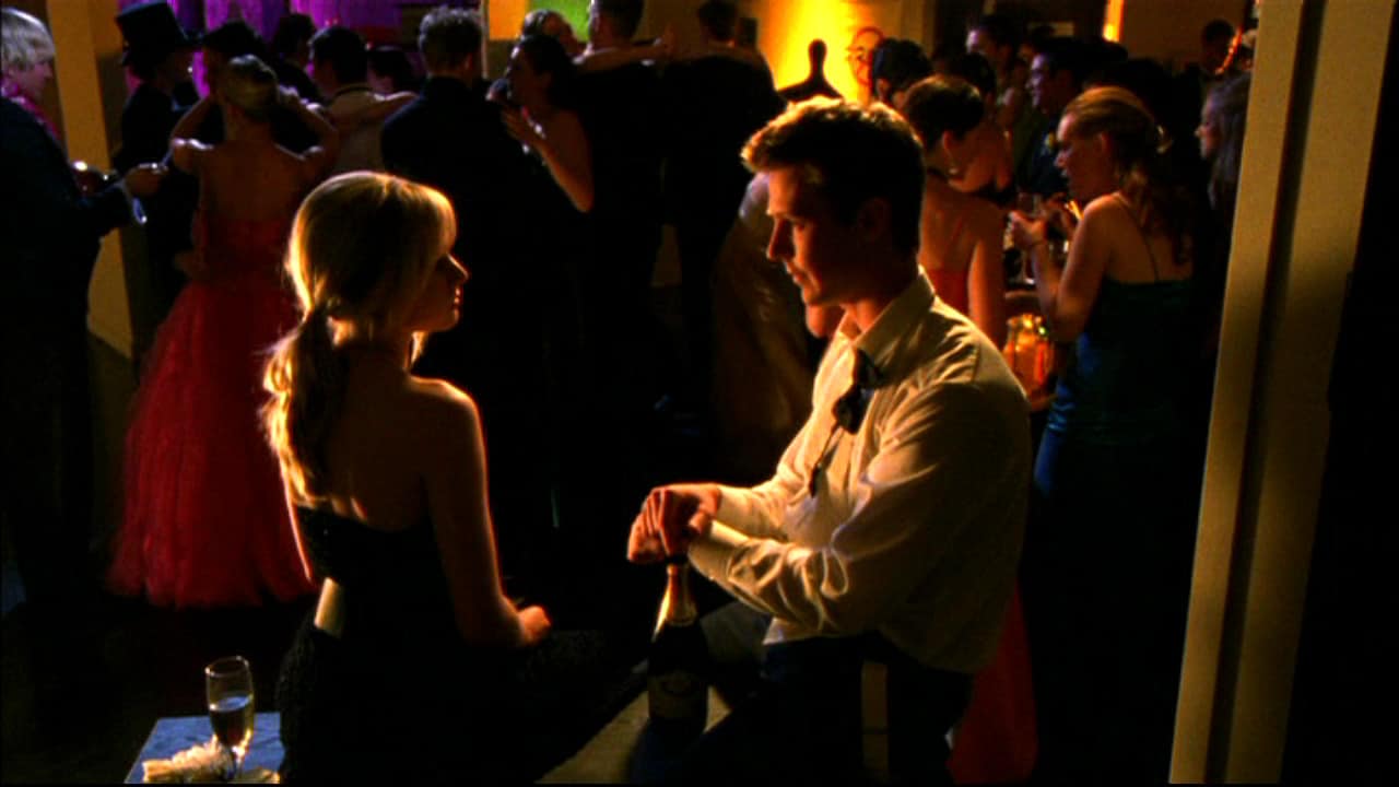 Veronica Mars Season 2 Episode 20 Look Who’s Stalking Veronica Mars: 17 Essential Episodes to Watch Before Season 4 - Part 2 Kristen Bell, Logan and Veronica, Veronica Mars, Jason Dohring